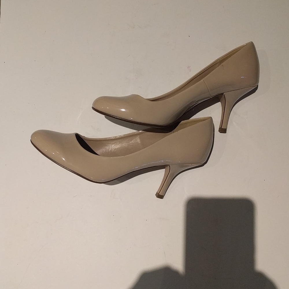 Beautiful shoes by call it spring